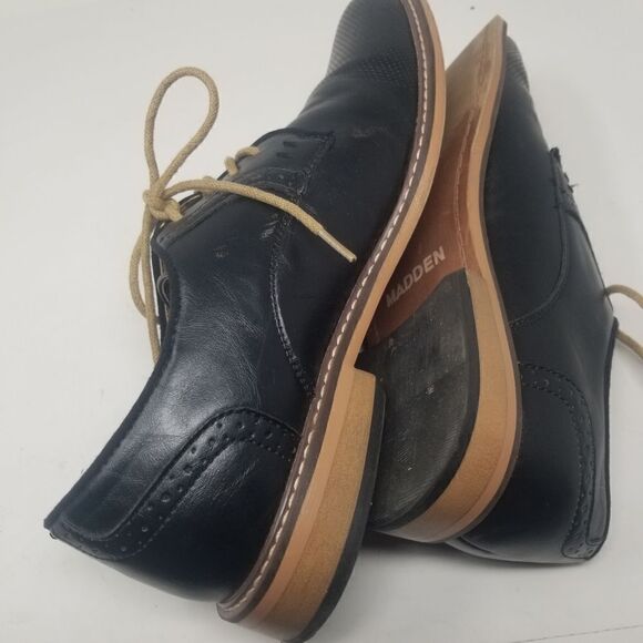MADDEN DRESS SHOES. BLACK LEATHER LOOK SHOES 9M. - Picture 15 of 16